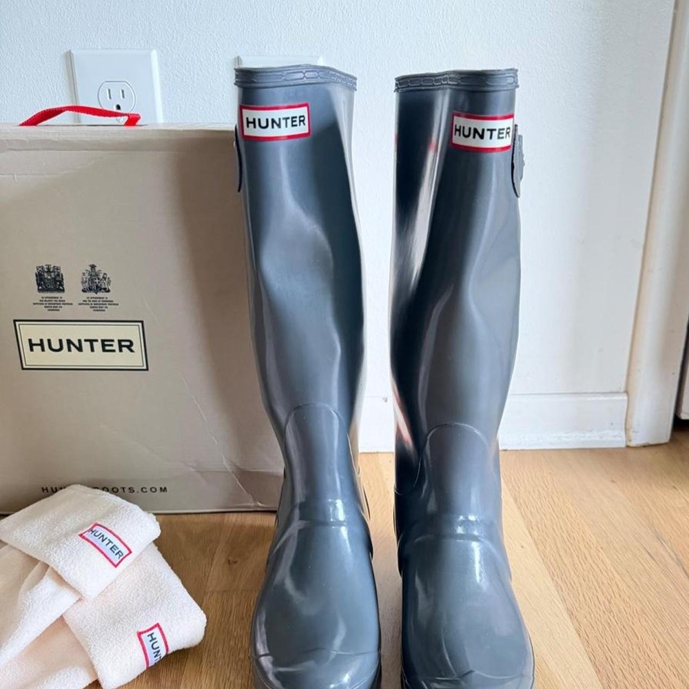 Hunter rain boots in gray with sock booties and box
